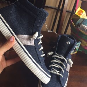 Sperry High Tops with faux Leather laces